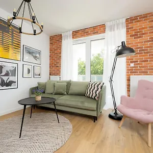 https://komfortowy-apartament-dla-4-osob-z-parkingiem-by-renters.warsawhotelspoland.com
