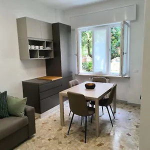 https://apt-sanbart5.italymilanhotels.net